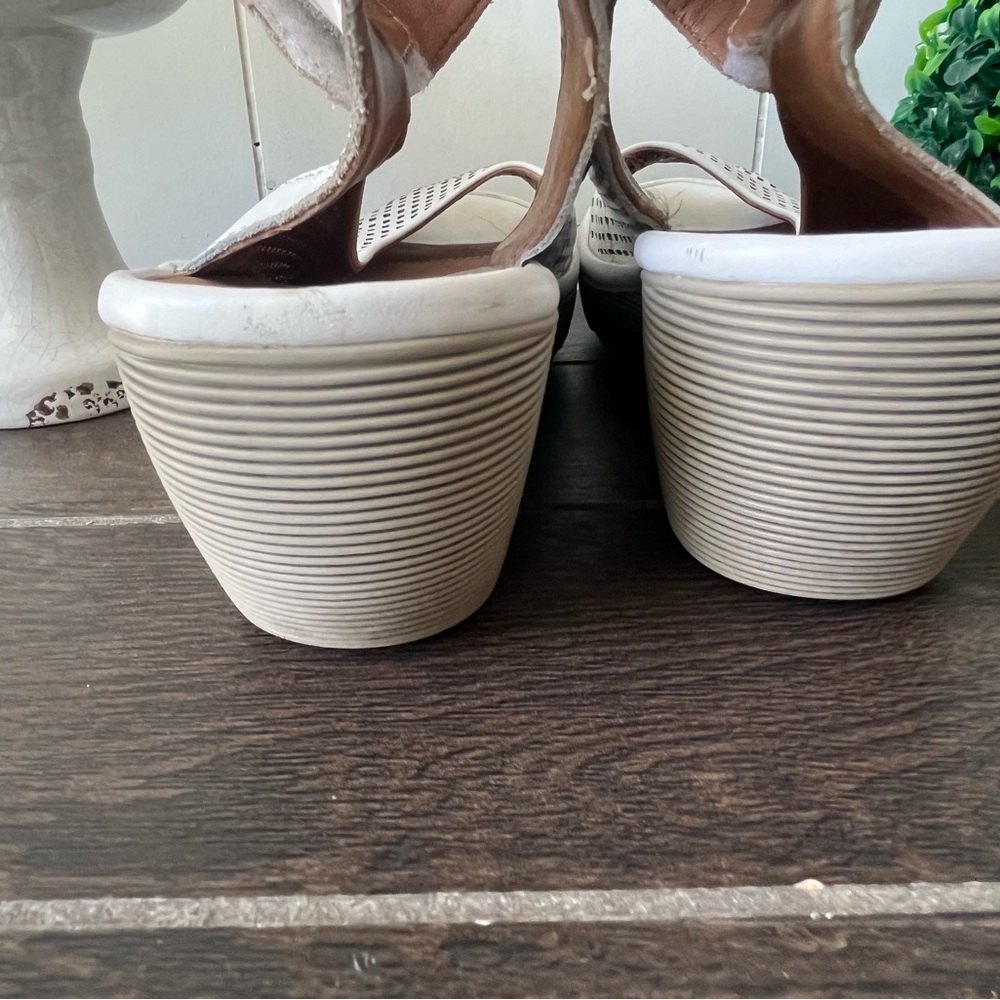 Clarks Clarene Prima Leather Wedge White Sandals Size 9.5 - Picture 10 of 15